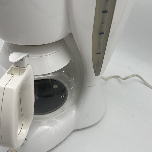 Cuisinart Automatic Grind & Brew DGB-300 10 Cup Coffee Maker - Picture 8 of 16